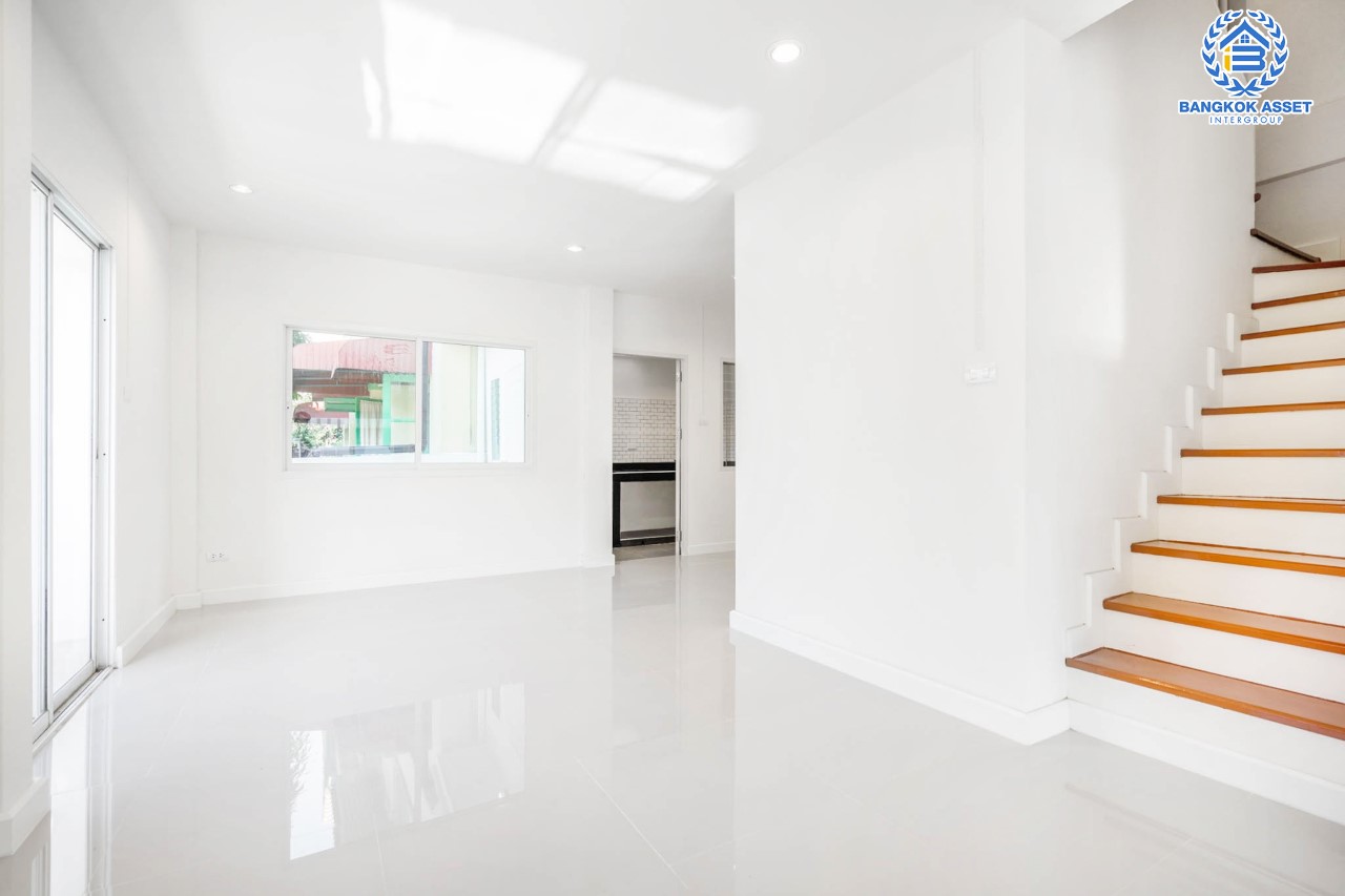 บ้านมือสองตกแต่งใหม่ ม.เปี่ยมสุข2 บางใหญ่-กาญจนาฯ (ซ.วัดพระนอน) หลังมุม หน้ากว้าง ดีไซน์ทันสมัย เนื้อที่ 21.7 ตร.ว. ฟังก์ชัน 3 ห้องนอน 2 ห้องน้ำ บนทำเลศักยภาพ เดินทางสะดวก เข้า-ออกได้หลายเส้นทาง ใกล้เซ็นทรัลเวสต์เกต และรถไฟฟ้า "สถานีตลาดบางใหญ่"...